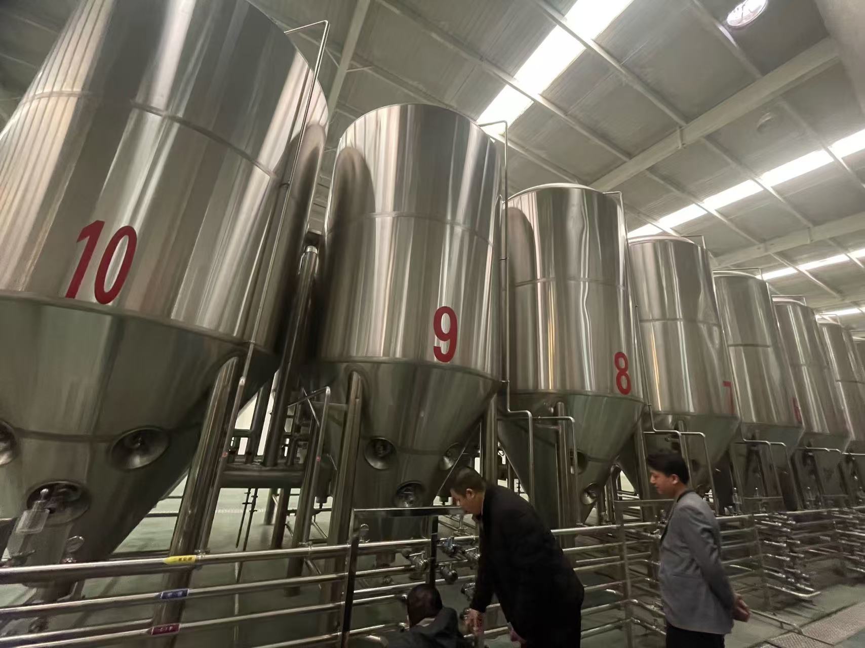 宁波精酿啤酒设备厂—平面布置、设备设计、制造、调试、培训等一条龙服务